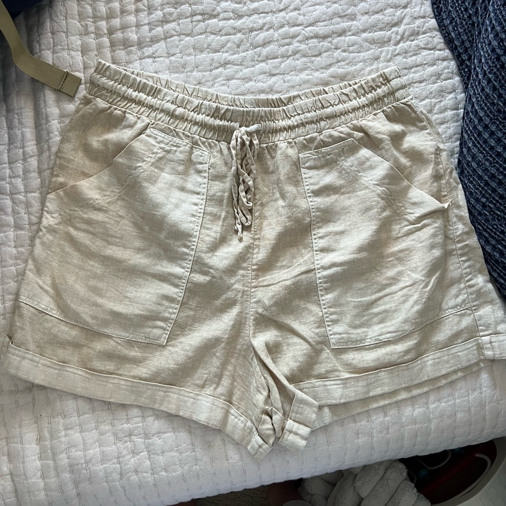 Men’s shorts size medium